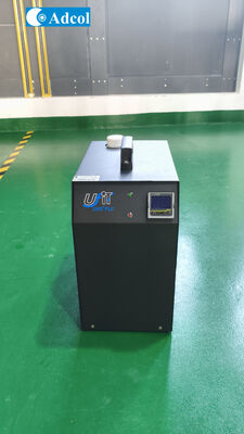 Resfriador de Líquido Termoelétrico Compacto com Dissipadores de Calor de Alta Densidade e Ventoinhas Nomeadas para Dissipação de Calor em Ambientes de Laboratório