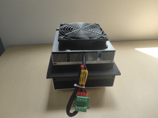 100W 12VDC Air to Air Cooler oferecendo flexibilidade de projeto com confiabilidade de estado sólido